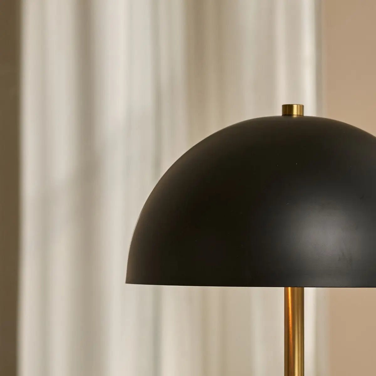 Lola Gold &amp; Black Table Lamp – Elegant Metal Design with On/Off Switch