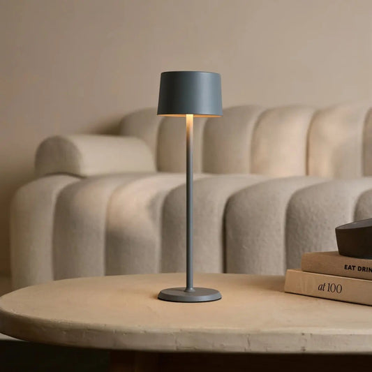 Lampe de table  en fer gris  – Intensité variable et sans fil