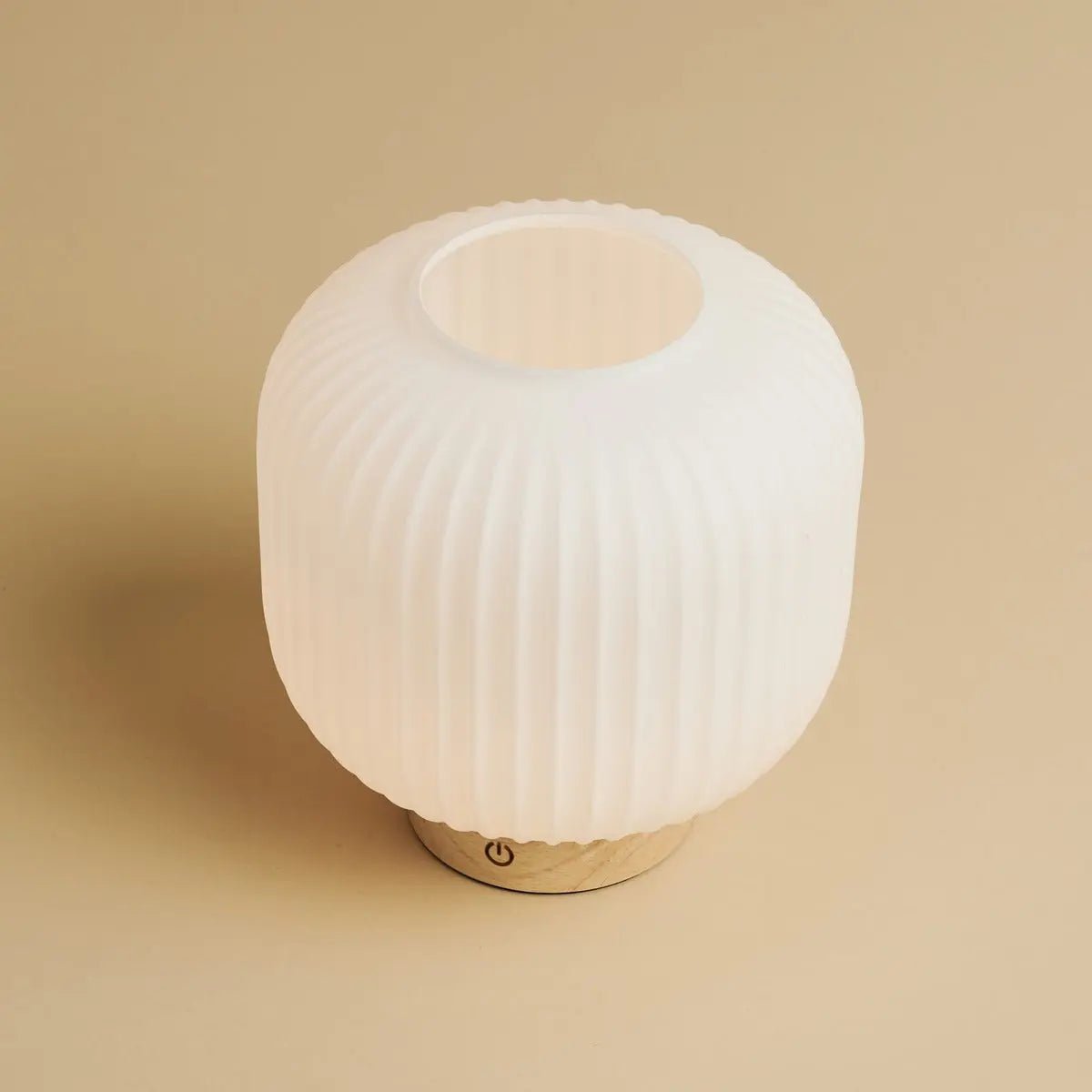 Lampe à poser en bois et verre givré