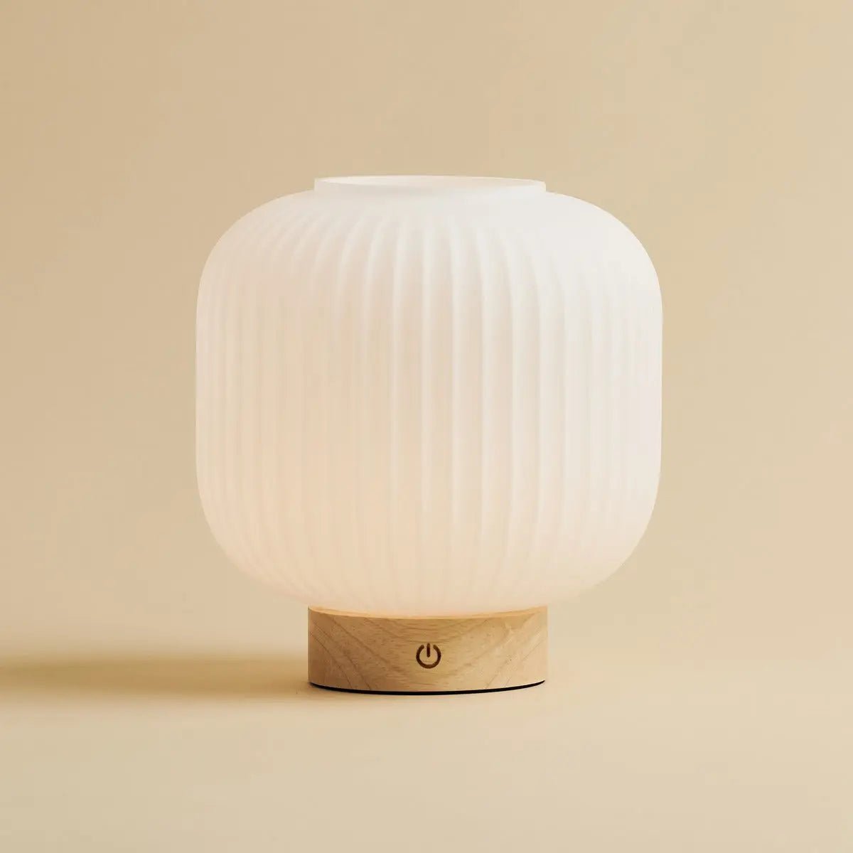Lampe à poser en bois et verre givré