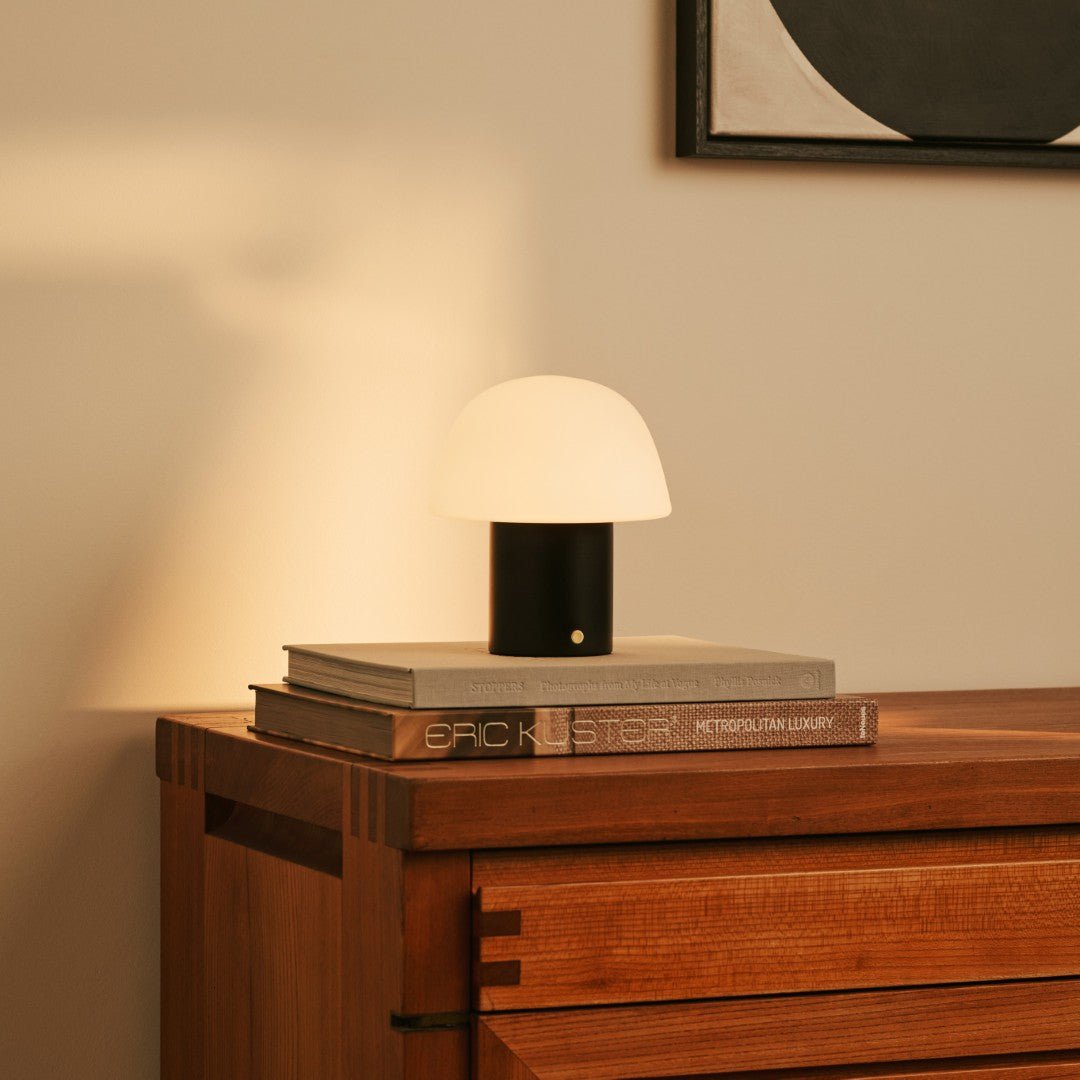 Lampe à poser noire sans fil