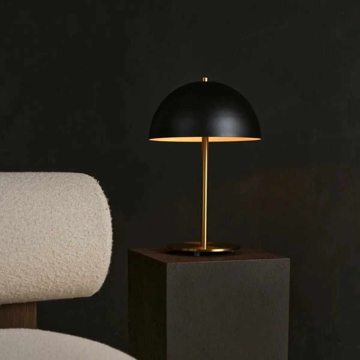 Lola Gold &amp; Black Table Lamp – Elegant Metal Design with On/Off Switch