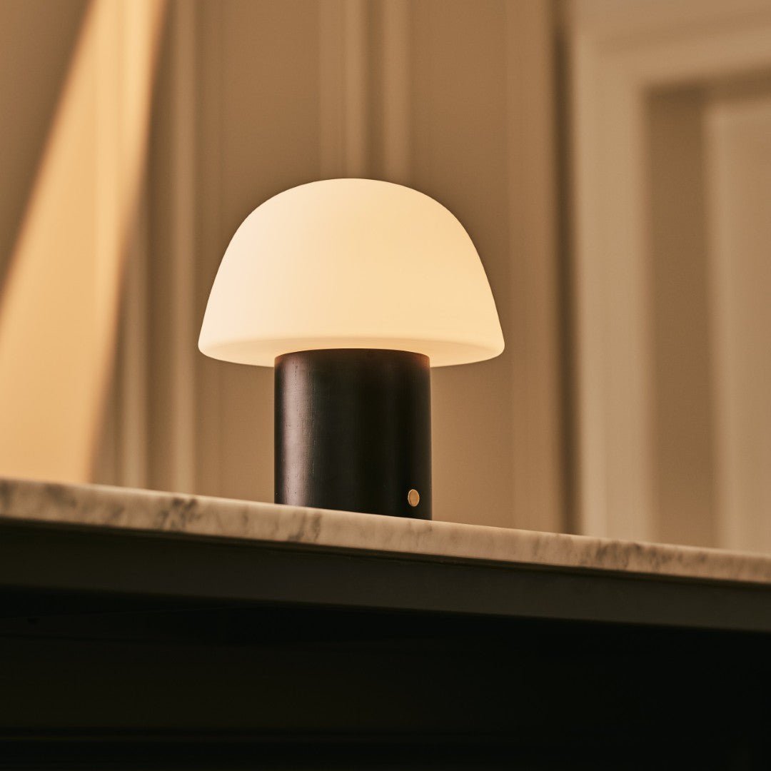Lampe à poser noire sans fil