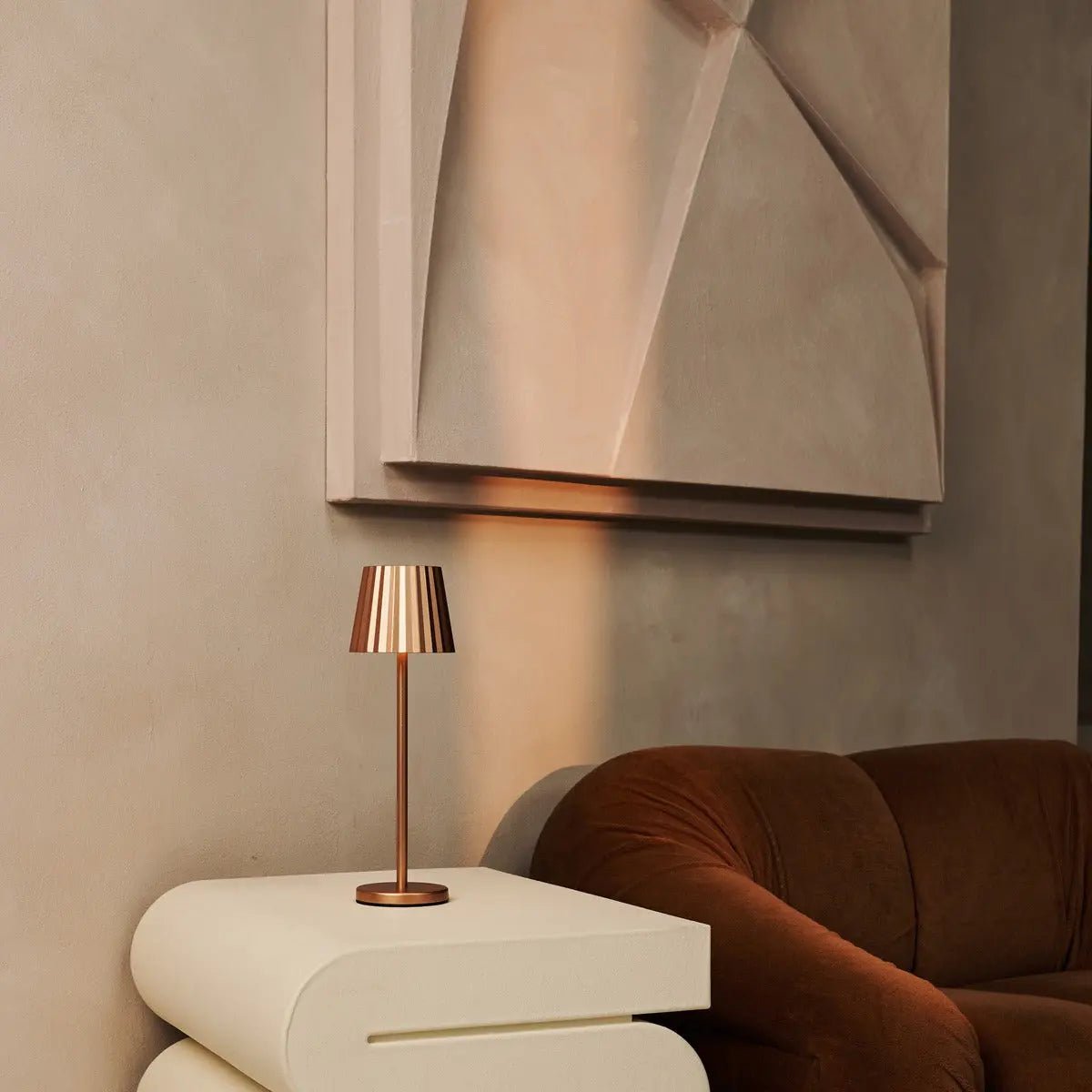 Lampe à poser couleur cuivre en fer - sans fil et rechargeable