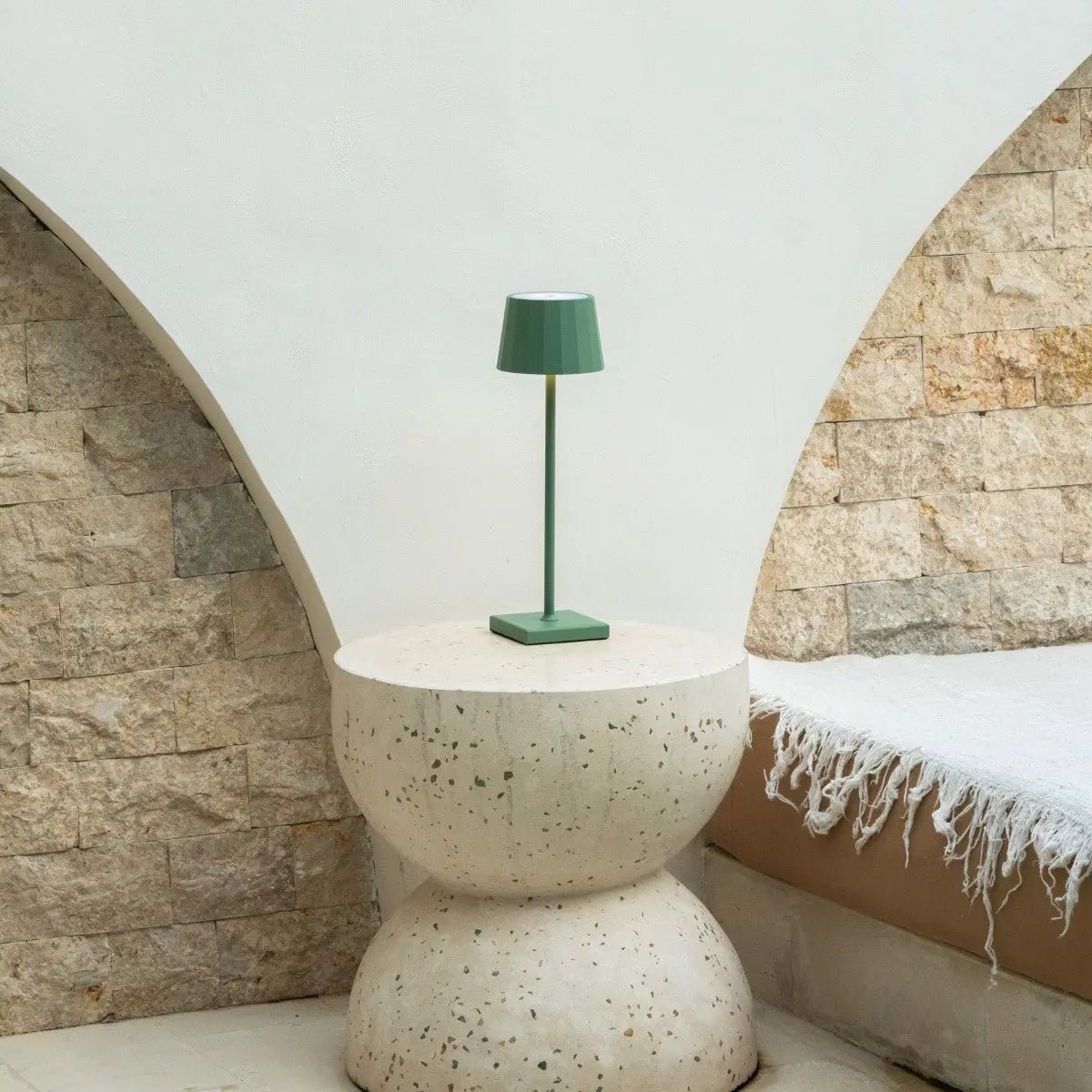 Lampe de table rechargeable verte