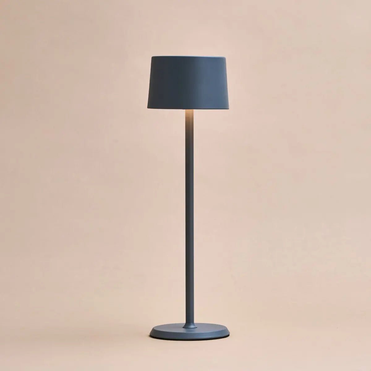 Lampe de table  en fer gris  – Intensité variable et sans fil